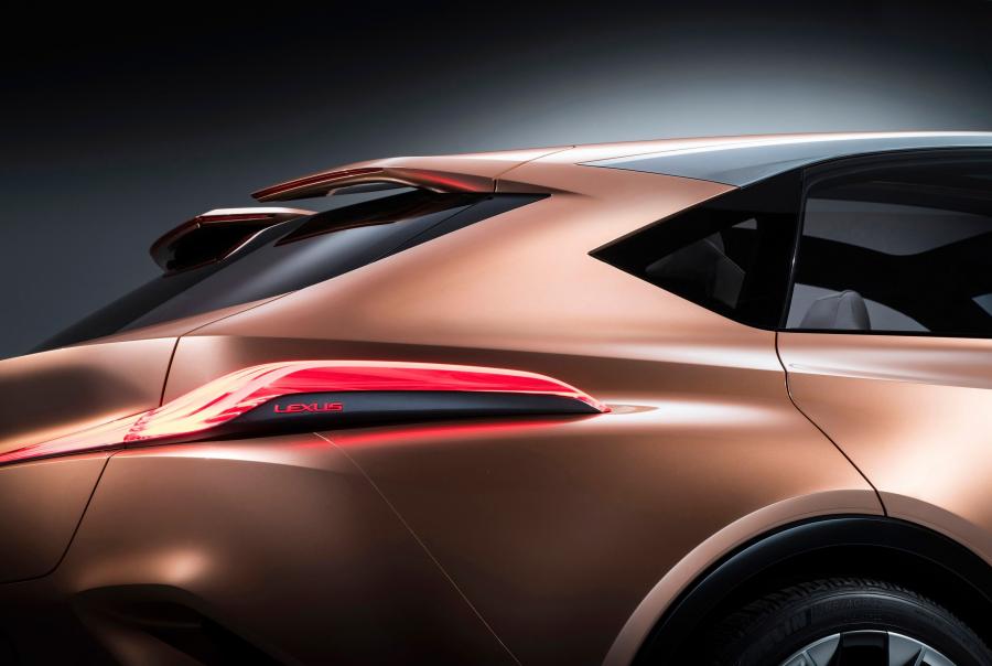 Детали экстерьера Lexus LF-1 Limitless 2018 года  (фото 52 из 72)